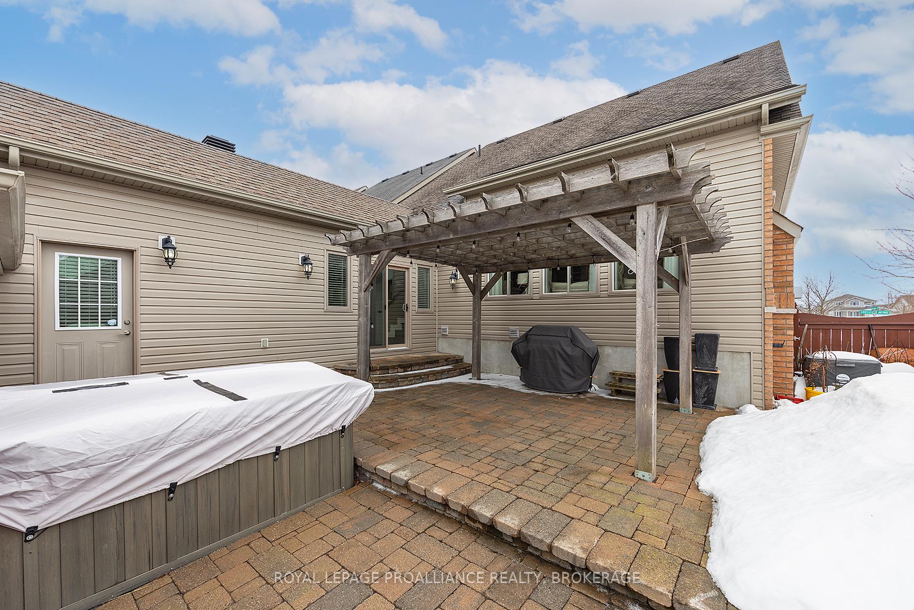 Photo 43 of 1182 Crossfield Avenue, Kingston, City Northwest — HOMEH