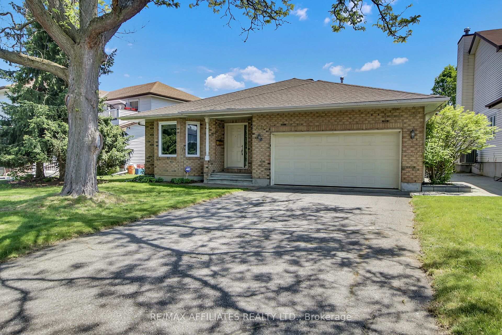Photo 2 of 1380 Norview Crescent, Ottawa, Fallingbrook/Ridgemount — HOMEH