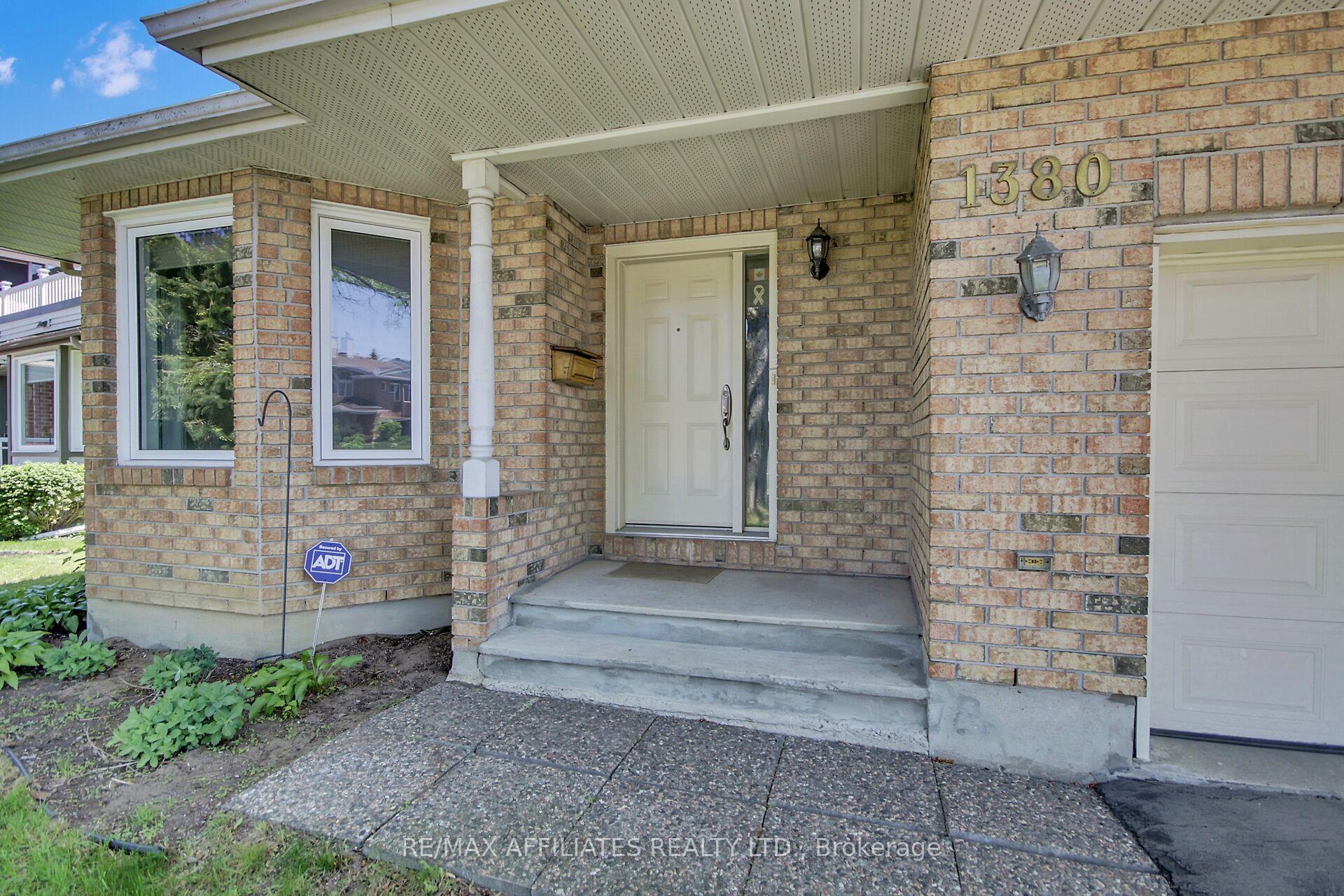 Photo 3 of 1380 Norview Crescent, Ottawa, Fallingbrook/Ridgemount — HOMEH