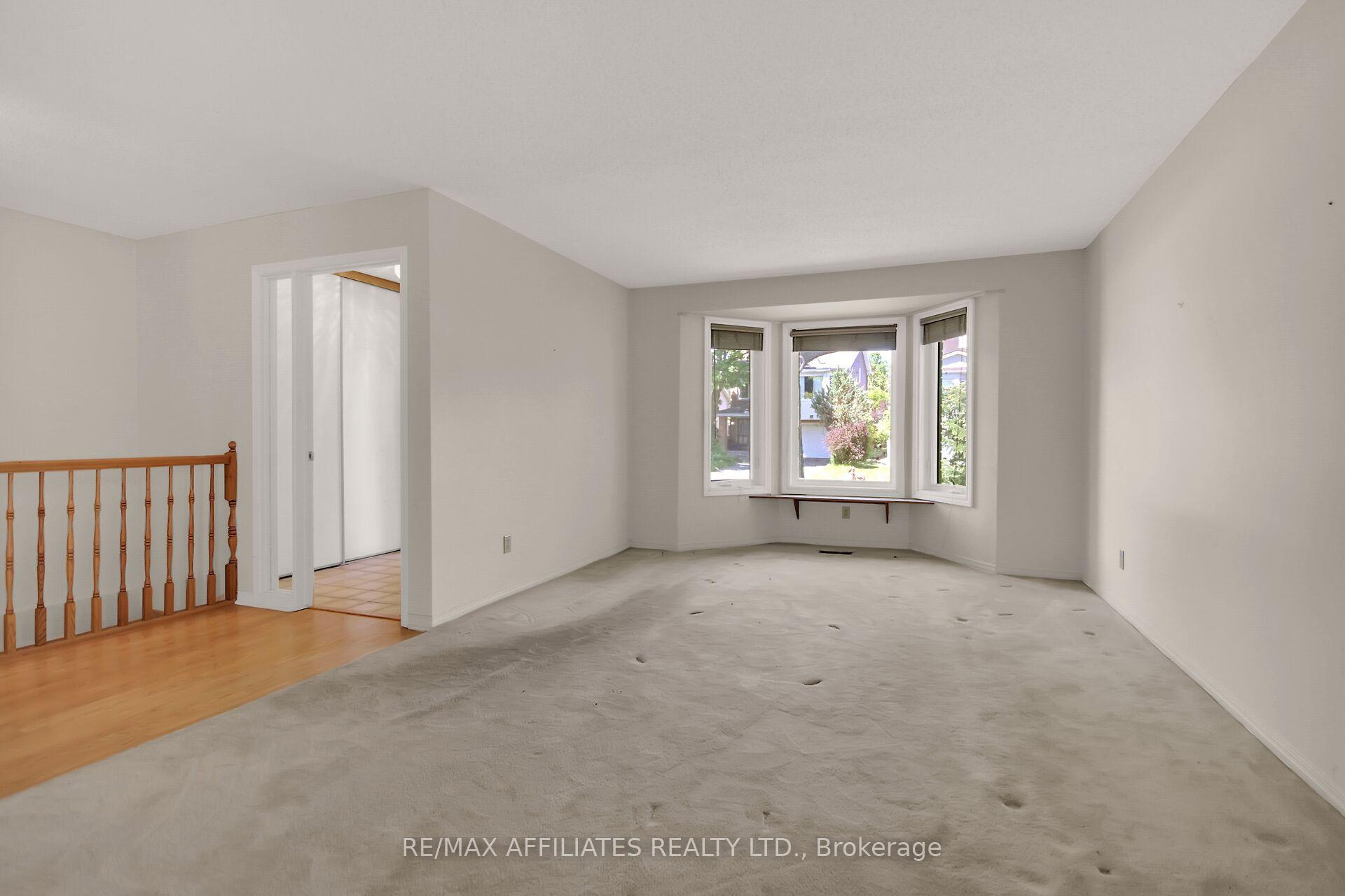Photo 6 of 1380 Norview Crescent, Ottawa, Fallingbrook/Ridgemount — HOMEH