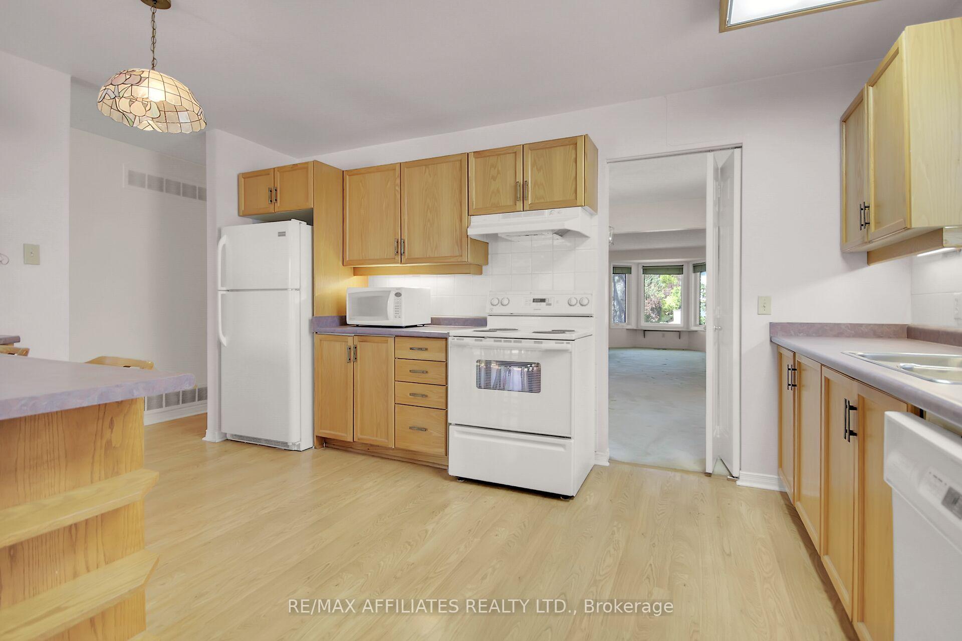 Photo 11 of 1380 Norview Crescent, Ottawa, Fallingbrook/Ridgemount — HOMEH