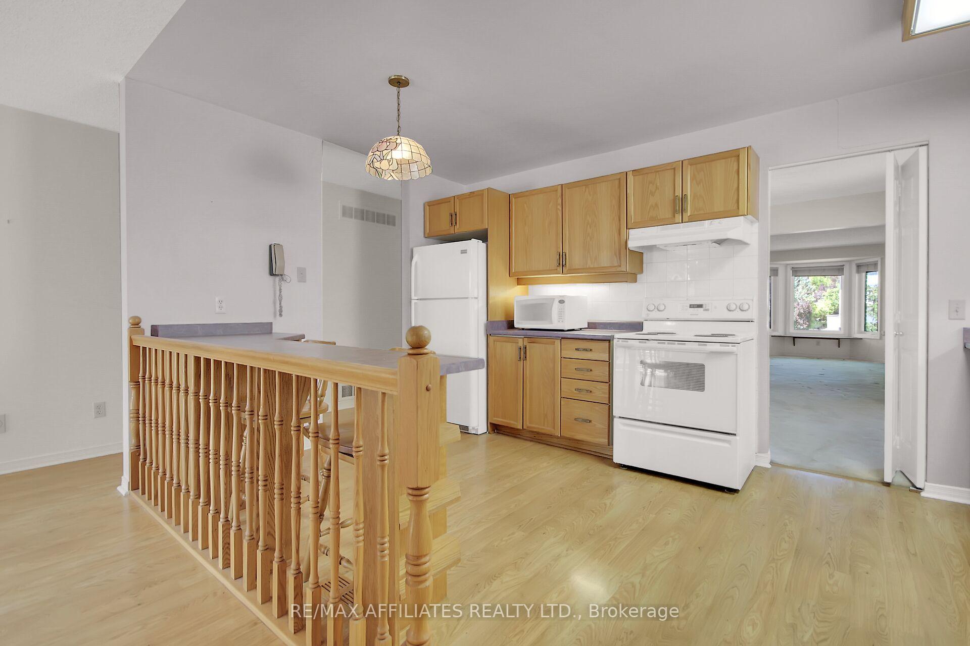 Photo 12 of 1380 Norview Crescent, Ottawa, Fallingbrook/Ridgemount — HOMEH