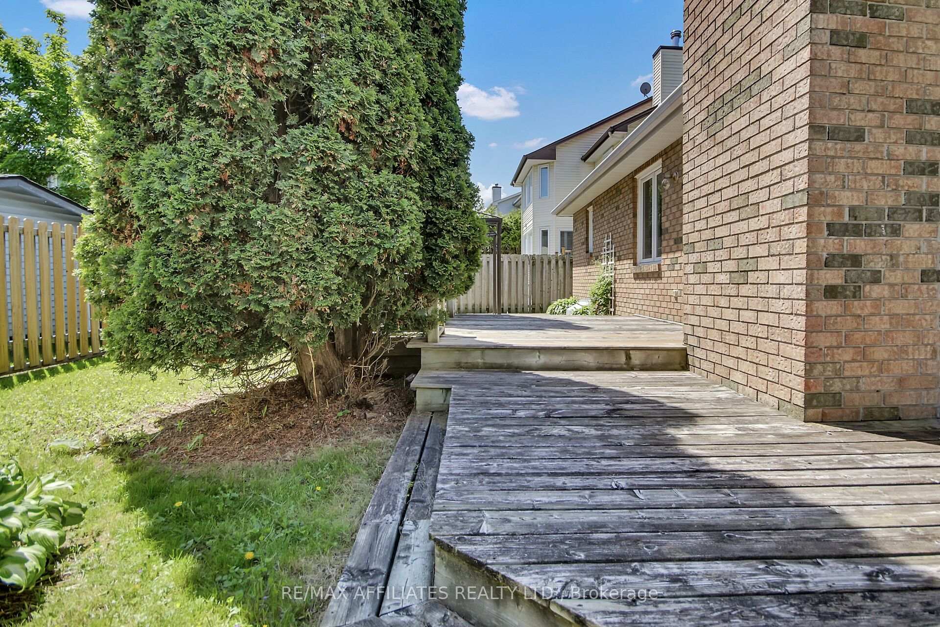 Photo 37 of 1380 Norview Crescent, Ottawa, Fallingbrook/Ridgemount — HOMEH