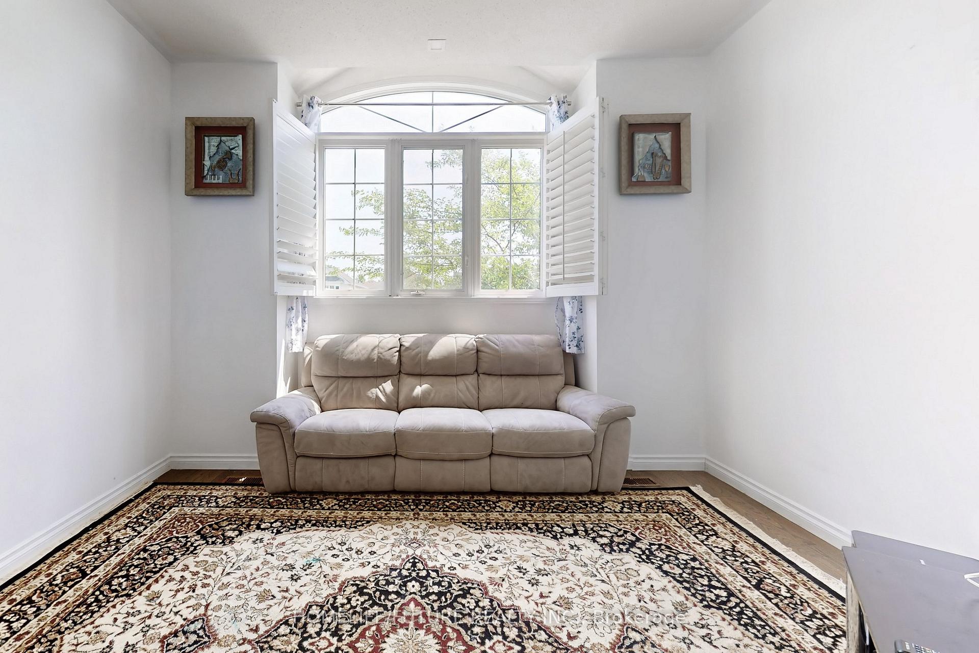 Photo 14 of 1109 Timberland Crescent, Oshawa, Pinecrest — HOMEH