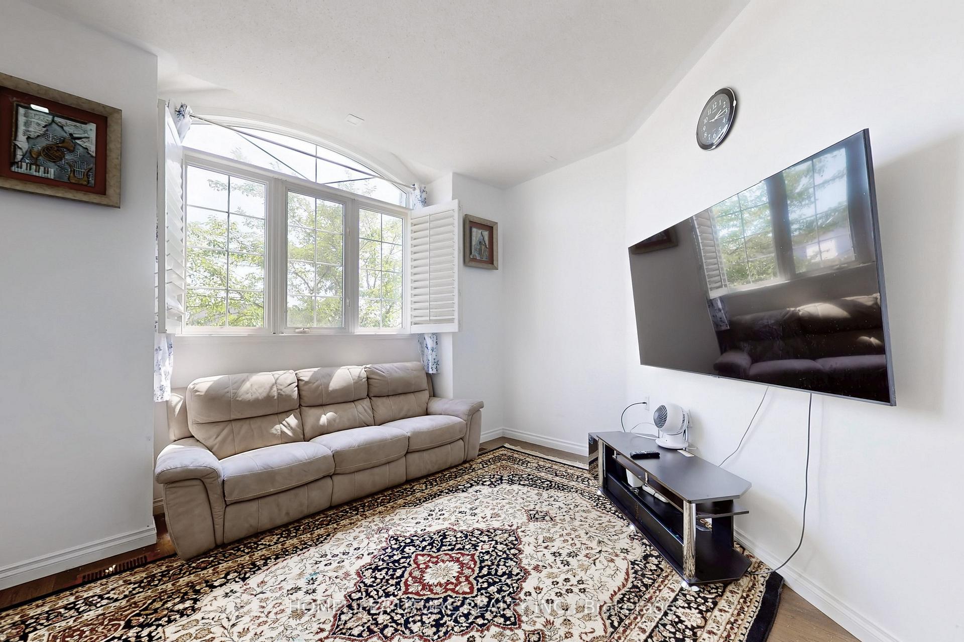 Photo 15 of 1109 Timberland Crescent, Oshawa, Pinecrest — HOMEH