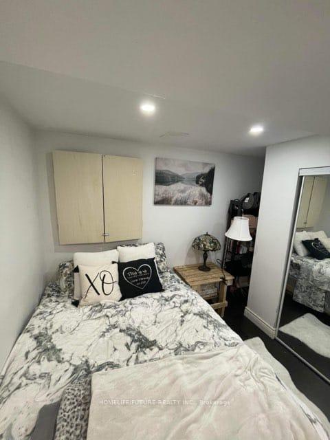 Photo 18 of 1109 Timberland Crescent, Oshawa, Pinecrest — HOMEH