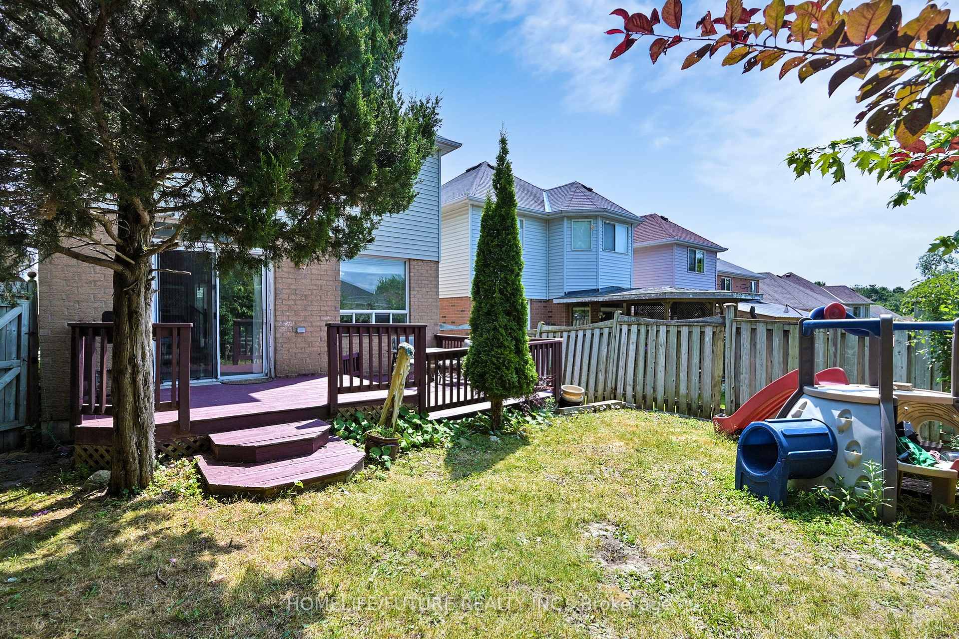 Photo 25 of 1109 Timberland Crescent, Oshawa, Pinecrest — HOMEH