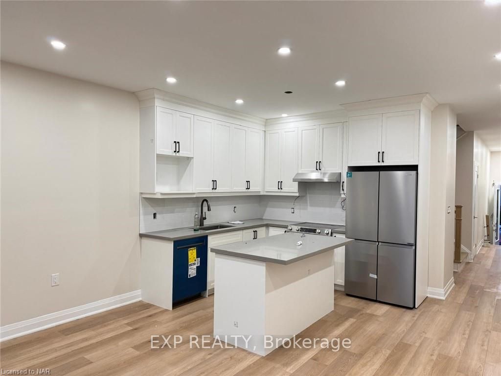 Photo 3 of 4091 Acheson Avenue, Niagara Falls, Downtown — HOMEH