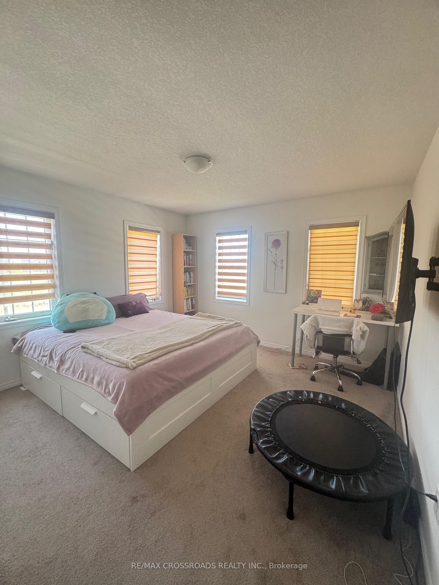 Photo 30 of 7699 Buckeye Crescent, Niagara Falls, Brown — HOMEH