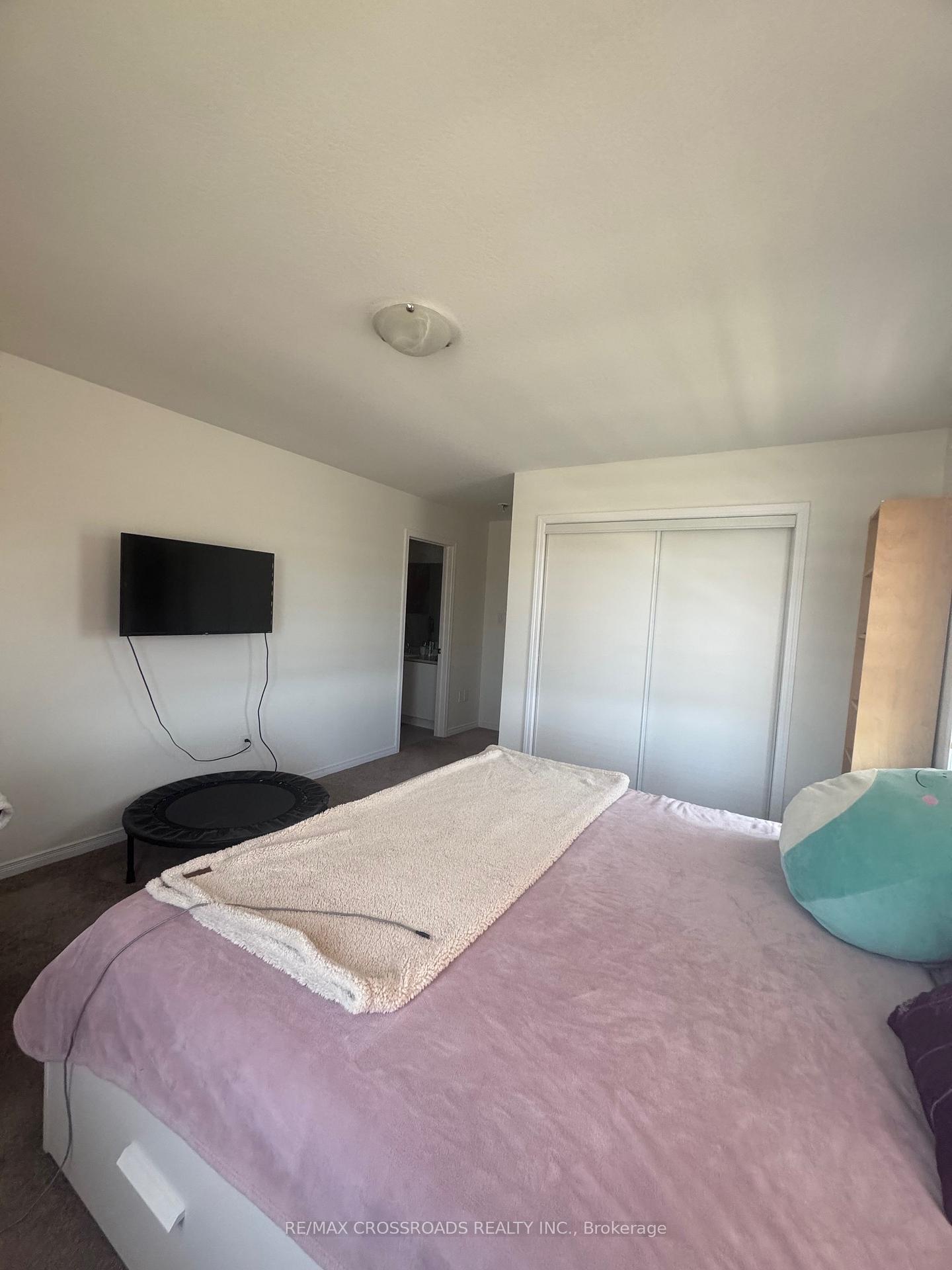 Photo 34 of 7699 Buckeye Crescent, Niagara Falls, Brown — HOMEH