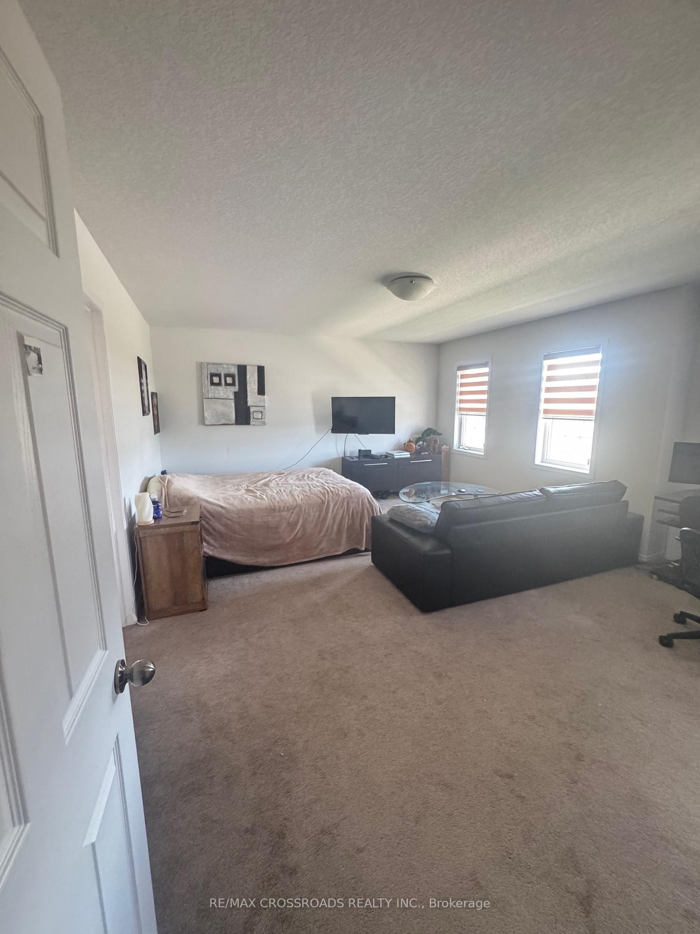 Photo 35 of 7699 Buckeye Crescent, Niagara Falls, Brown — HOMEH