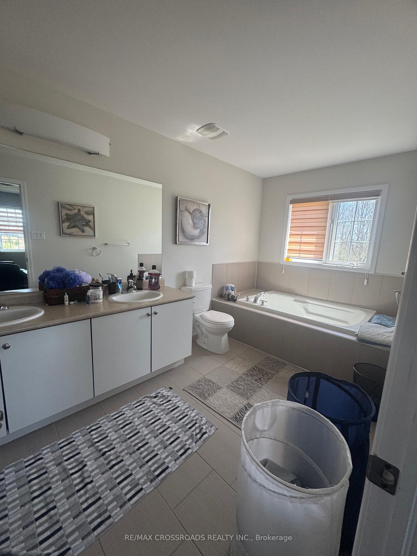 Photo 36 of 7699 Buckeye Crescent, Niagara Falls, Brown — HOMEH