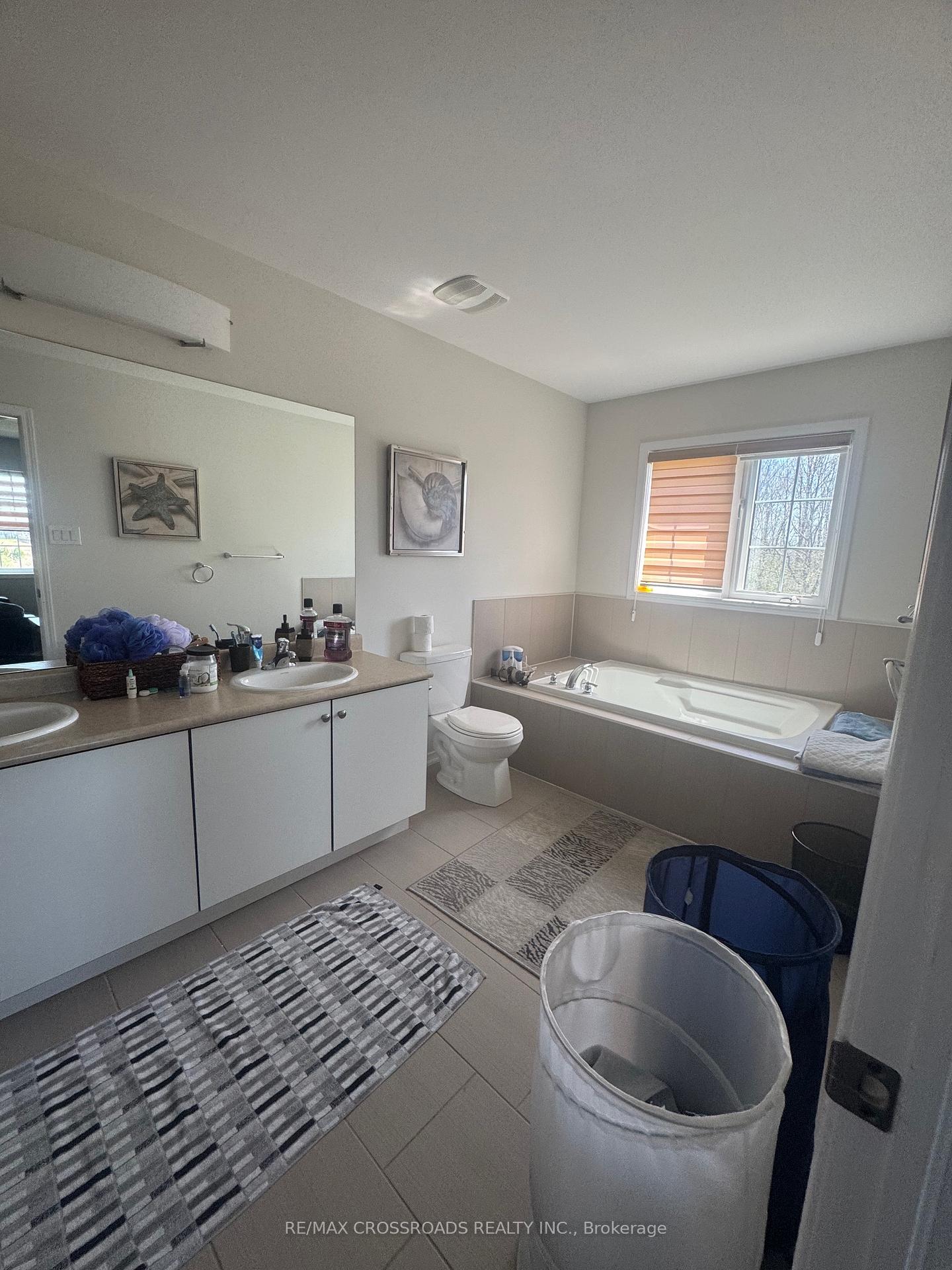 Photo 37 of 7699 Buckeye Crescent, Niagara Falls, Brown — HOMEH