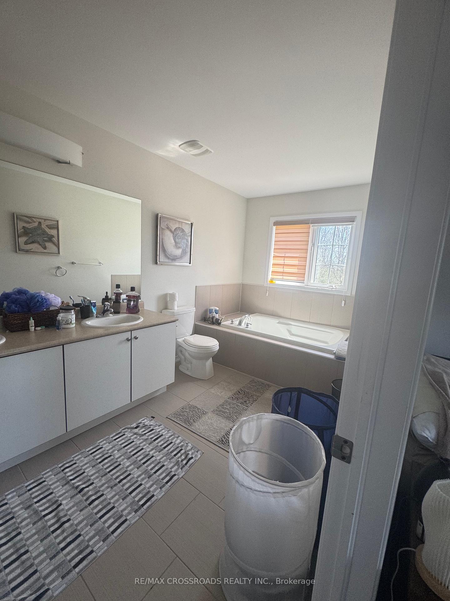 Photo 38 of 7699 Buckeye Crescent, Niagara Falls, Brown — HOMEH