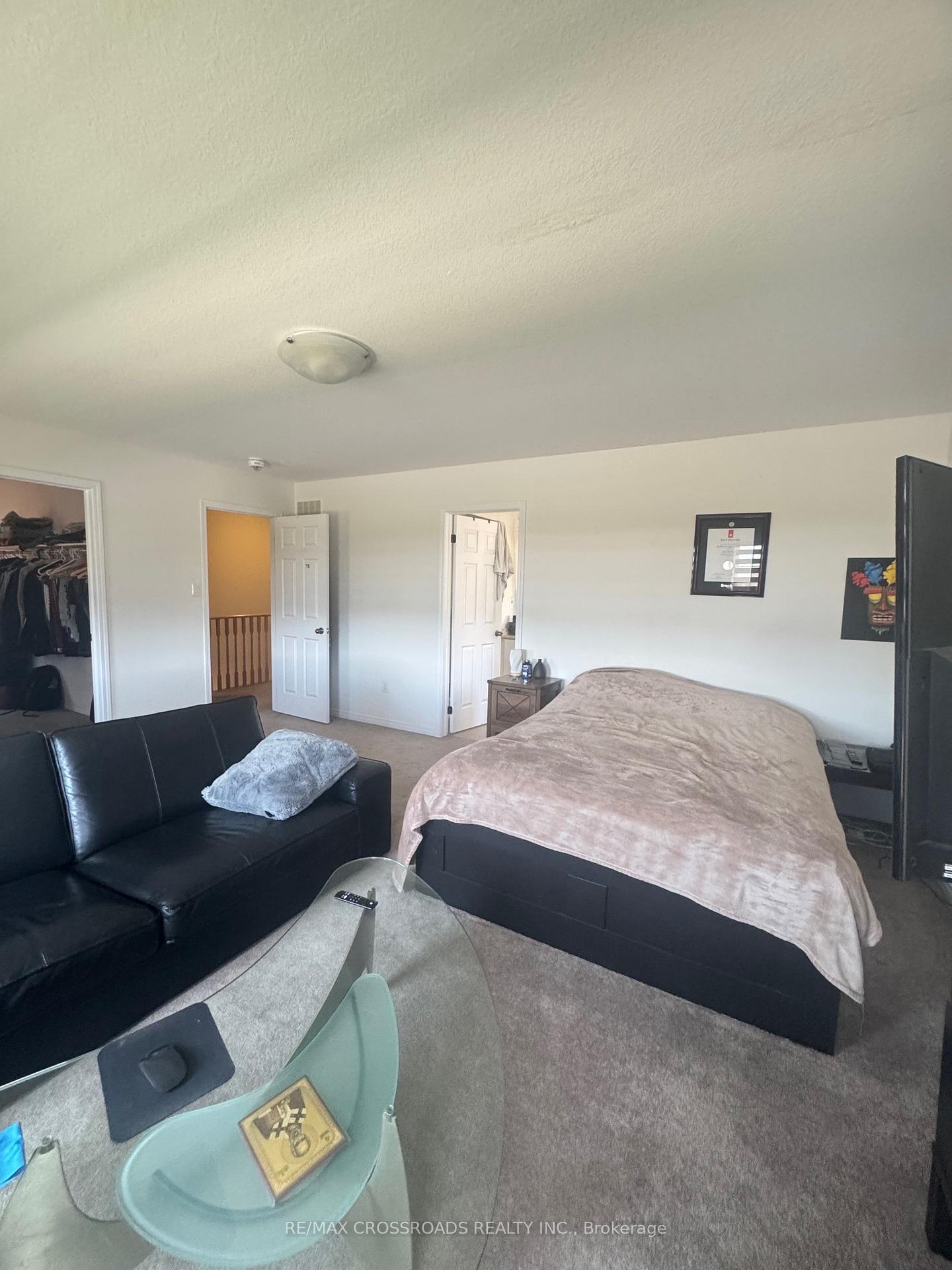 Photo 40 of 7699 Buckeye Crescent, Niagara Falls, Brown — HOMEH