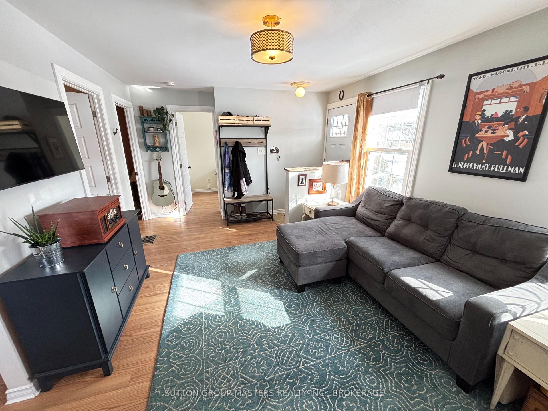 Photo 3 of 45 First Avenue, Kingston, East of Sir John A. Blvd — HOMEH