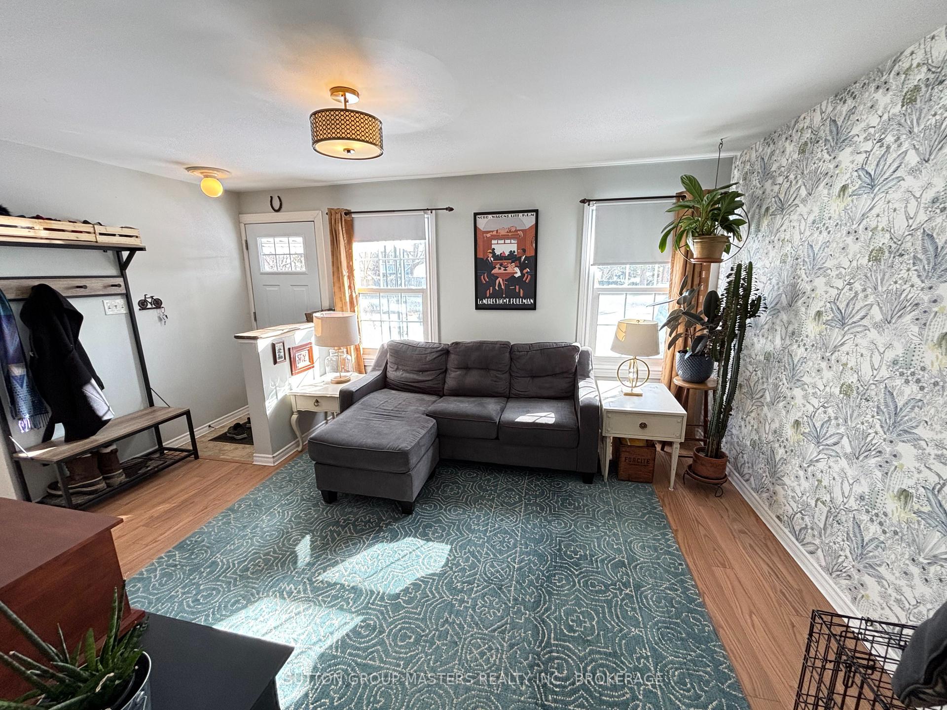 Photo 4 of 45 First Avenue, Kingston, East of Sir John A. Blvd — HOMEH