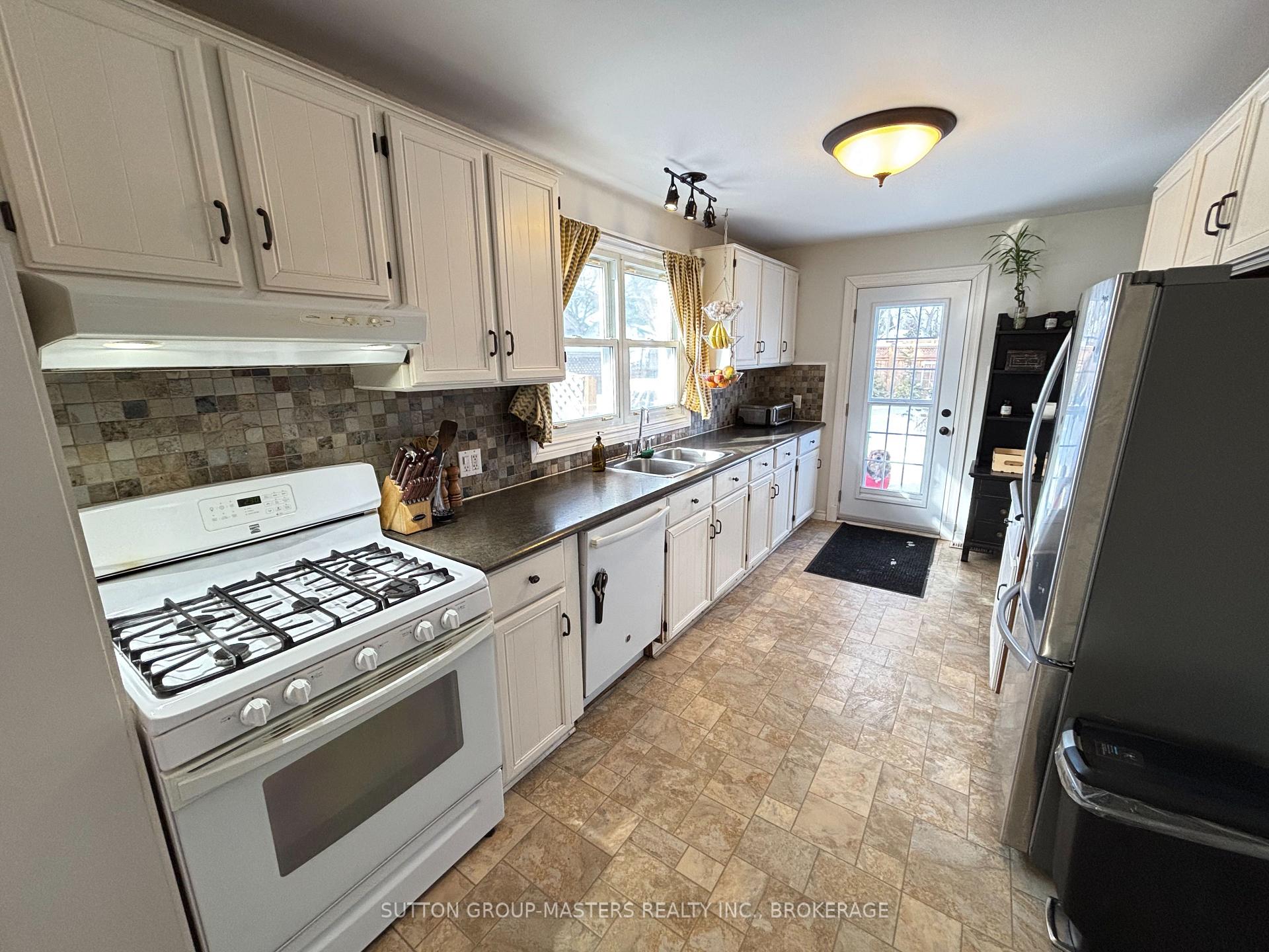 Photo 6 of 45 First Avenue, Kingston, East of Sir John A. Blvd — HOMEH