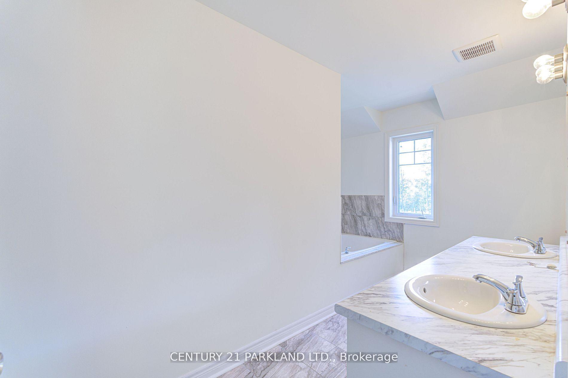 Photo 8 of Unit POTL #1, 1741 Fairport Road, Pickering, Dunbarton — HOMEH