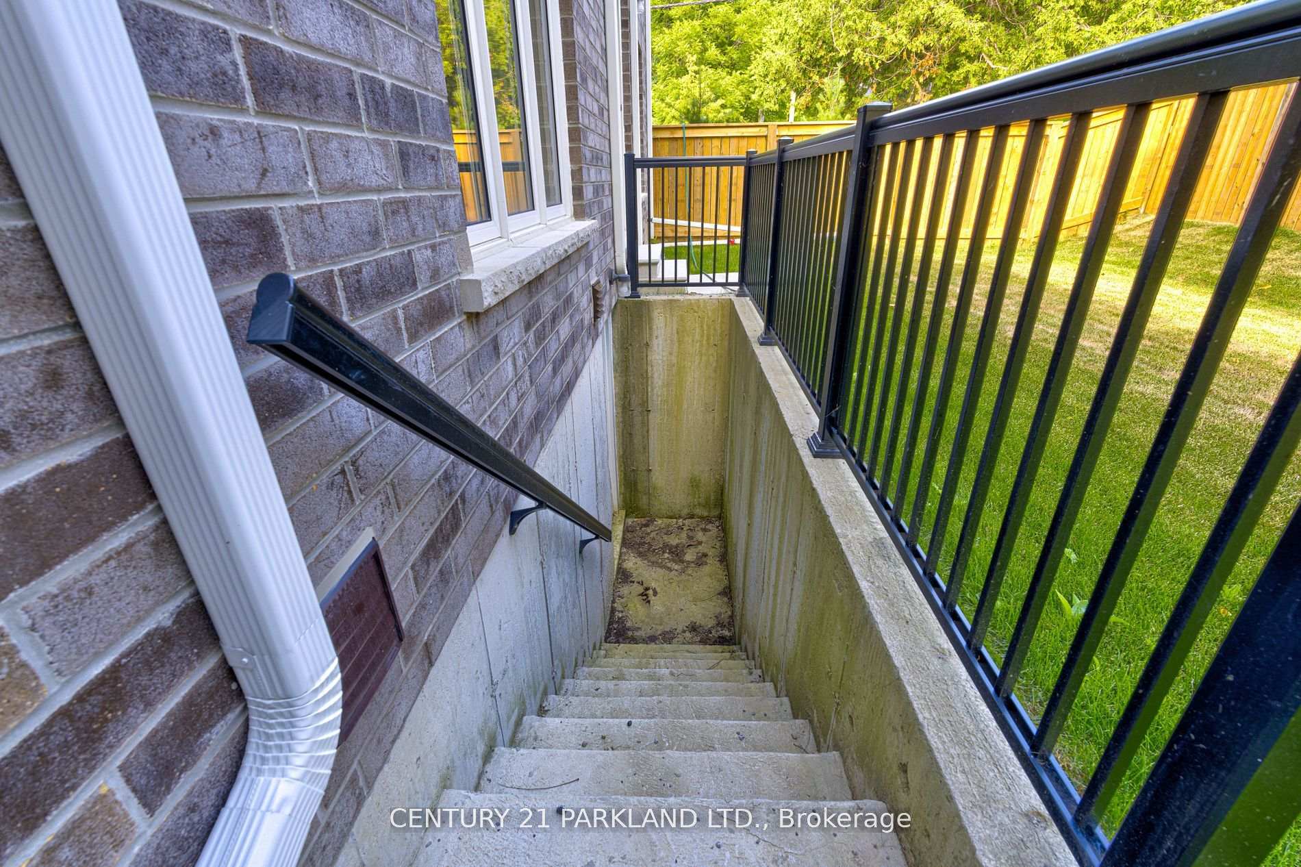 Photo 15 of Unit POTL #1, 1741 Fairport Road, Pickering, Dunbarton — HOMEH