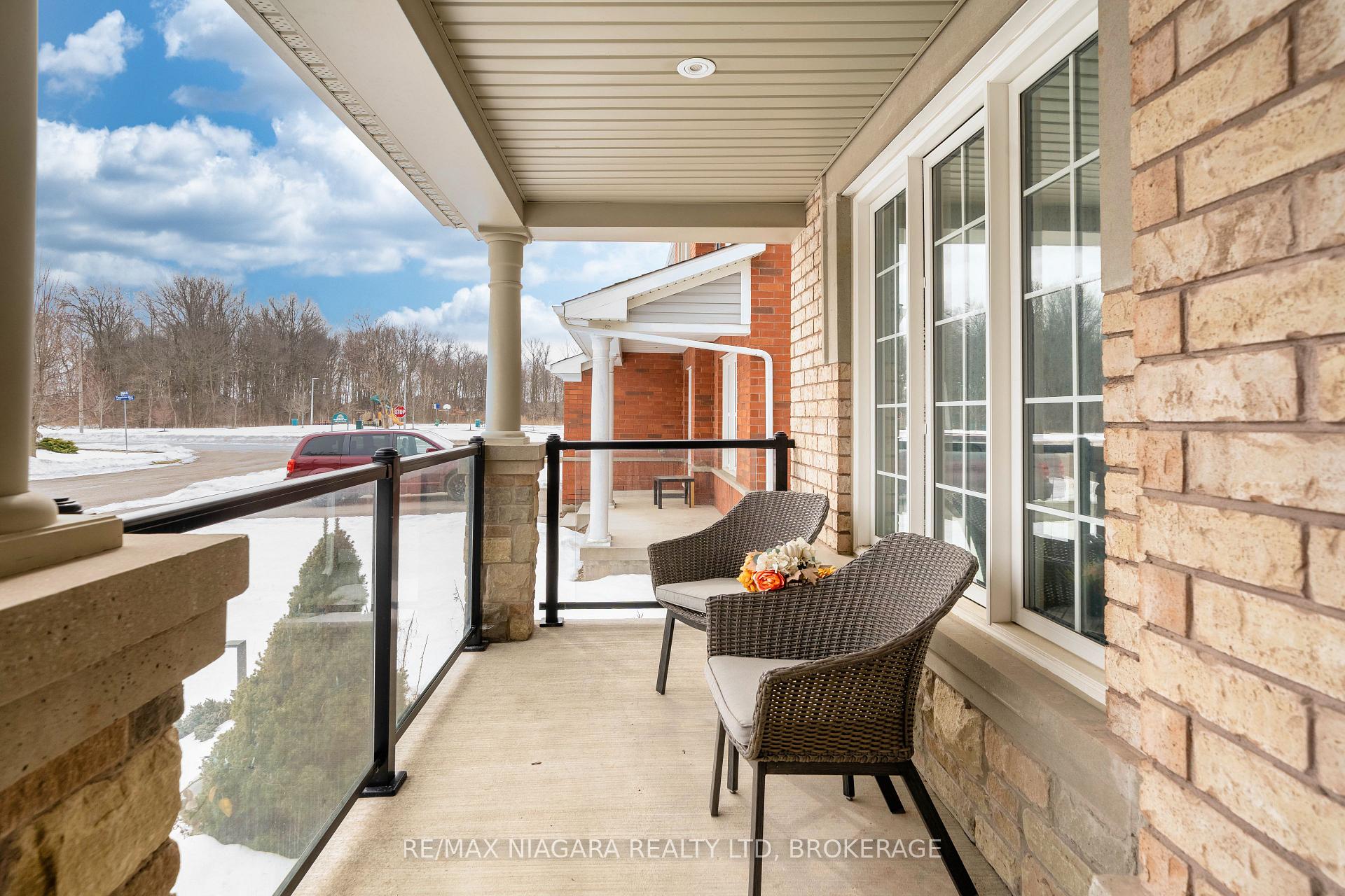Photo 5 of 6427 Dilalla Crescent, Niagara Falls, Forestview — HOMEH