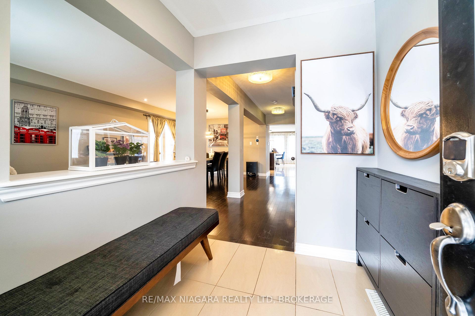 Photo 6 of 6427 Dilalla Crescent, Niagara Falls, Forestview — HOMEH