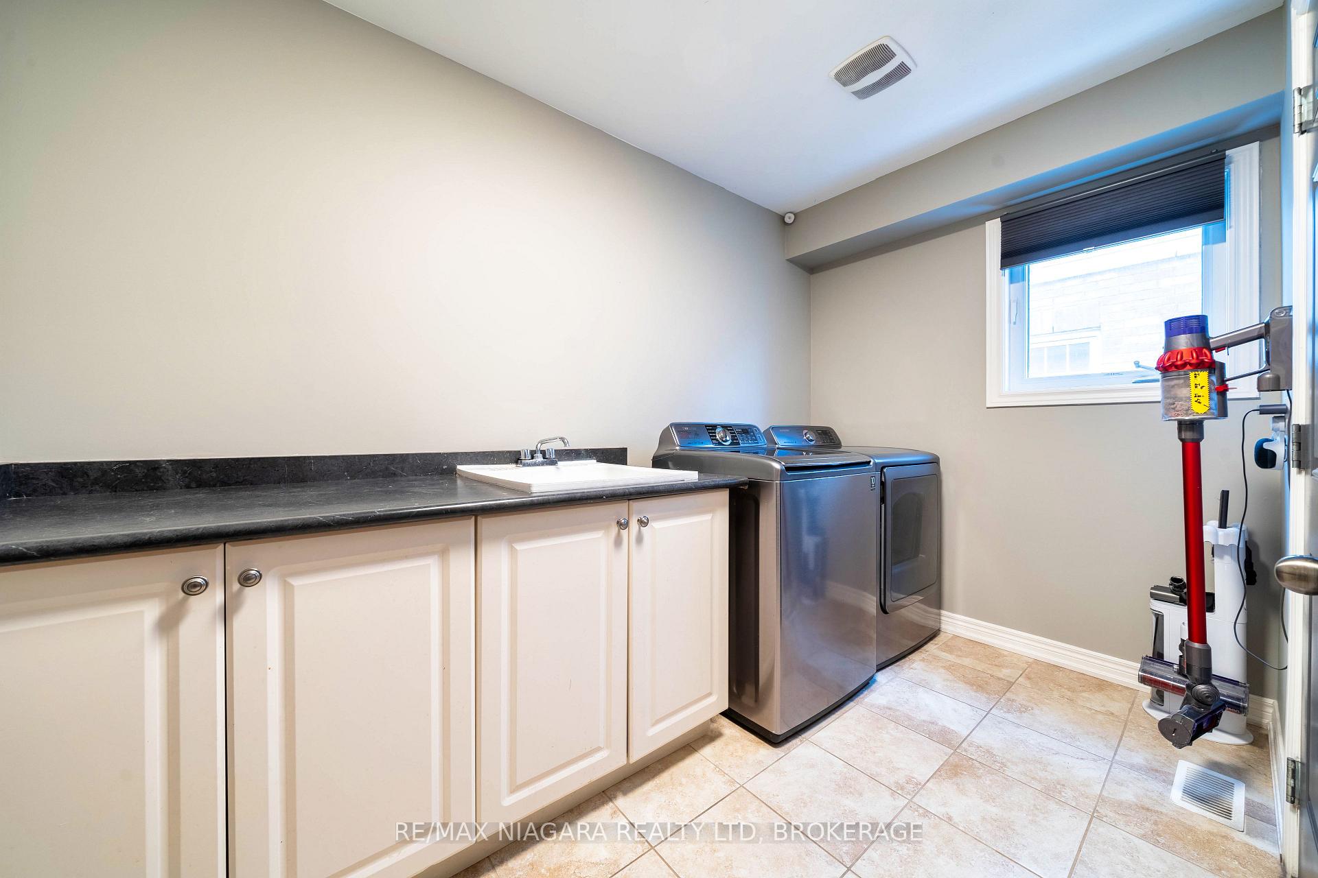 Photo 23 of 6427 Dilalla Crescent, Niagara Falls, Forestview — HOMEH