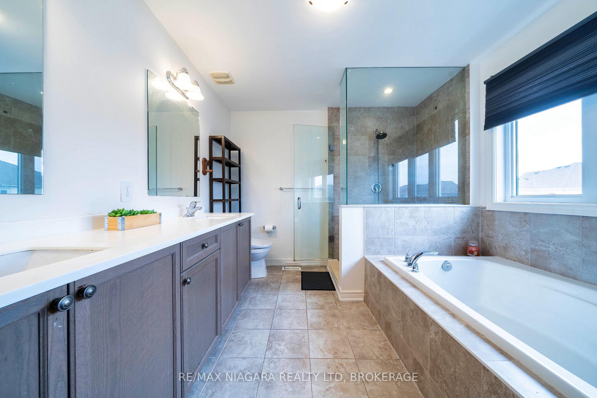 Photo 32 of 6427 Dilalla Crescent, Niagara Falls, Forestview — HOMEH