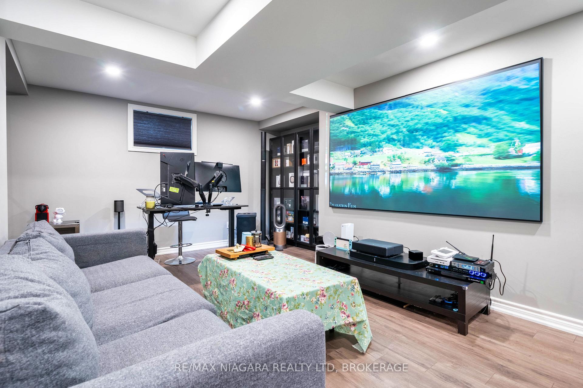 Photo 42 of 6427 Dilalla Crescent, Niagara Falls, Forestview — HOMEH