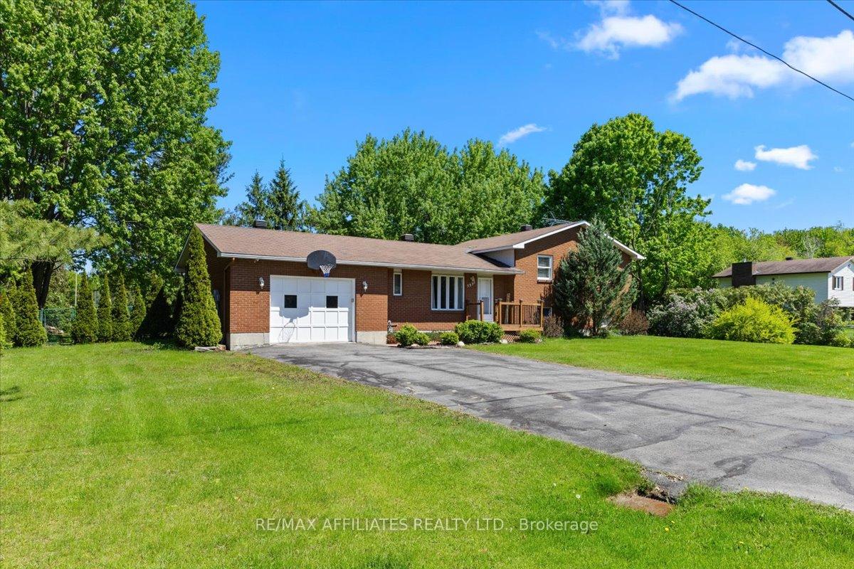 Photo 2 of 5830 Vars Street, Ottawa, Vars Village — HOMEH