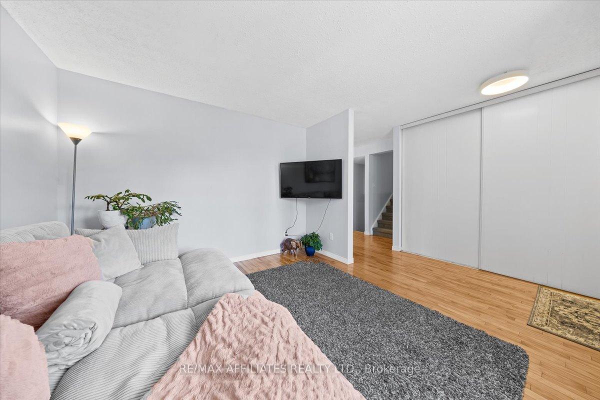 Photo 5 of 5830 Vars Street, Ottawa, Vars Village — HOMEH