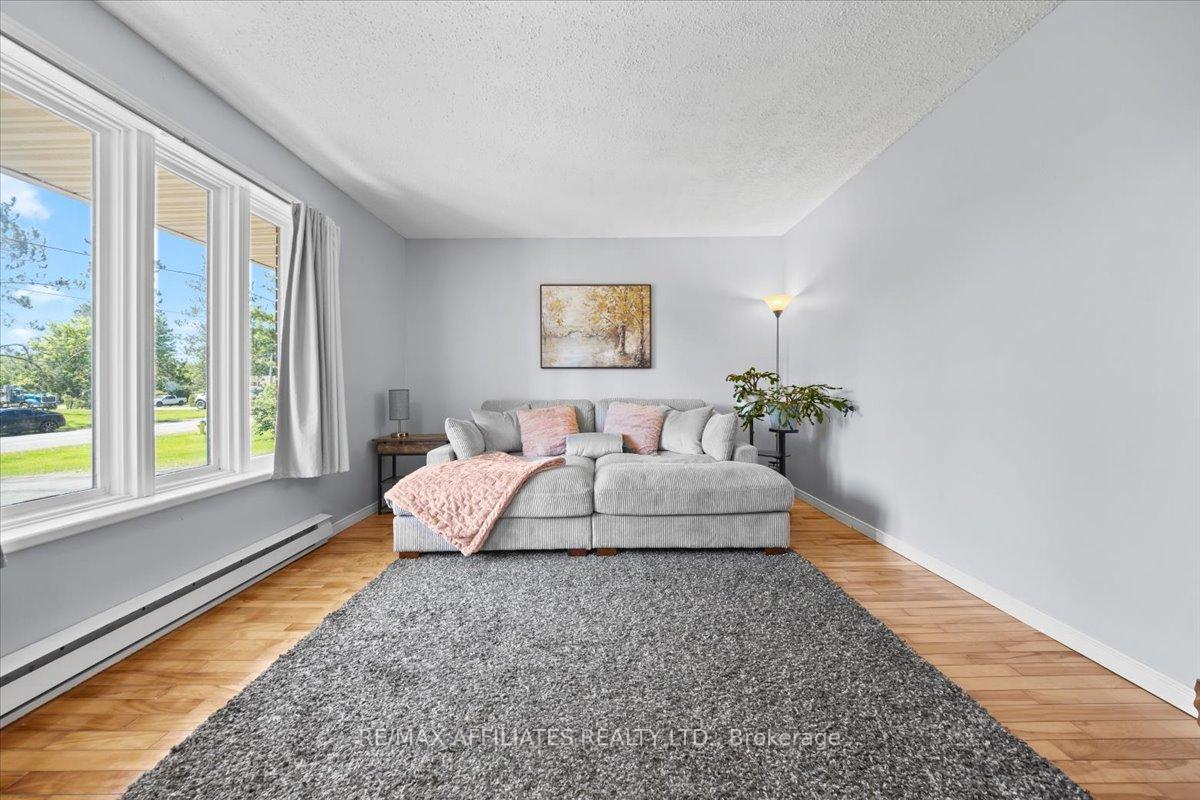 Photo 6 of 5830 Vars Street, Ottawa, Vars Village — HOMEH