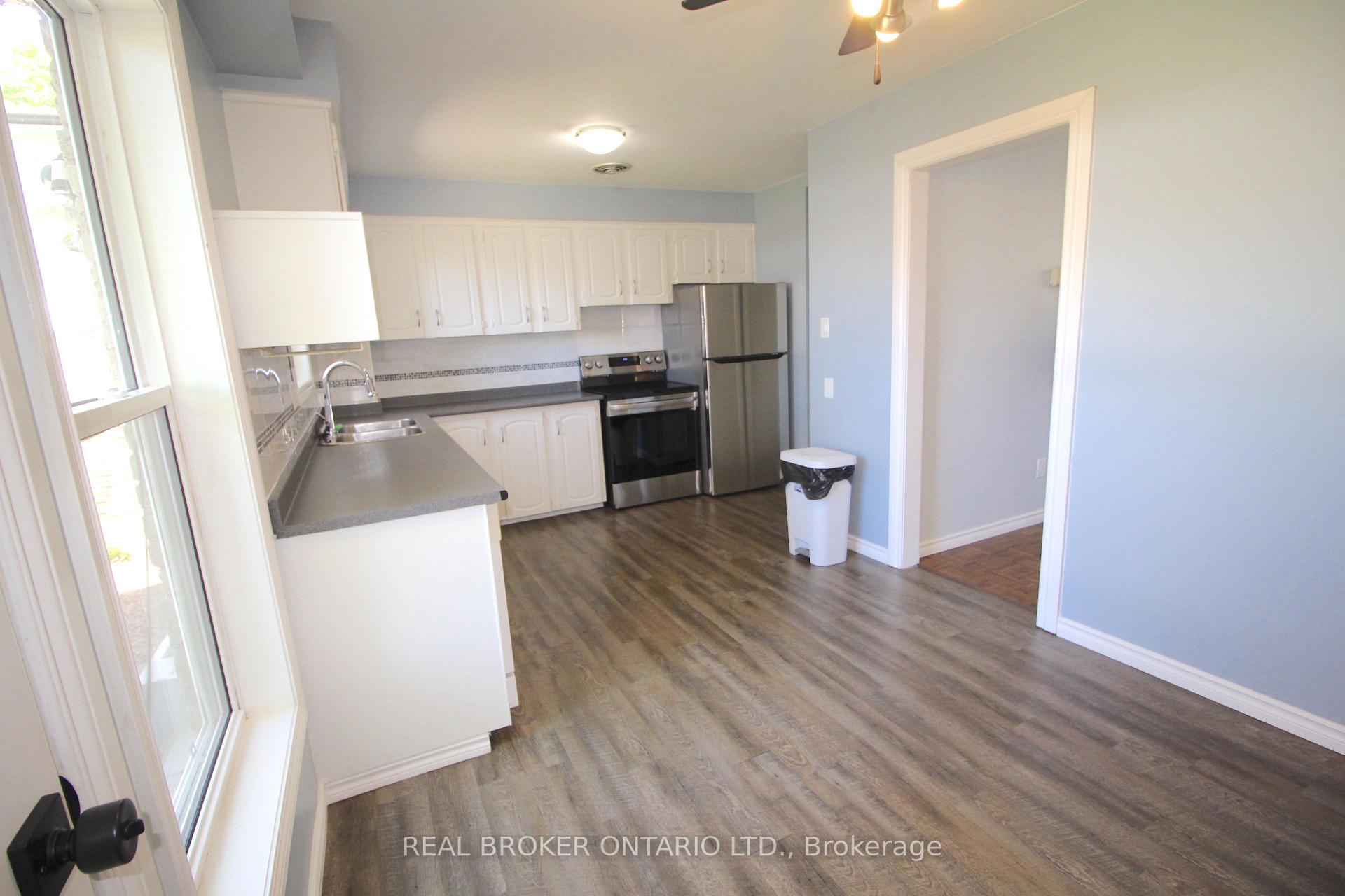 Photo 11 of 658 Berwick Crescent, Oshawa, McLaughlin — HOMEH