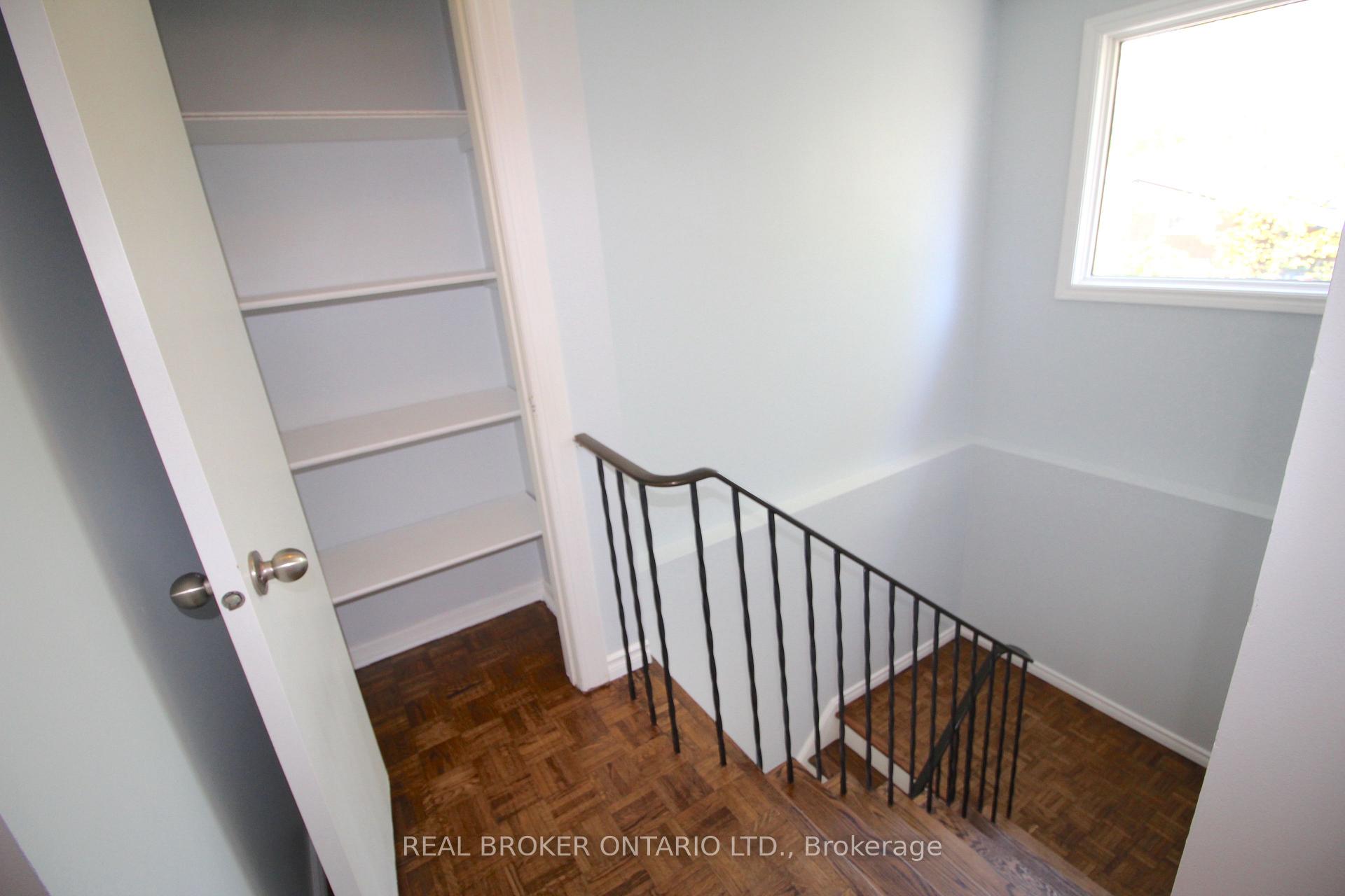 Photo 17 of 658 Berwick Crescent, Oshawa, McLaughlin — HOMEH