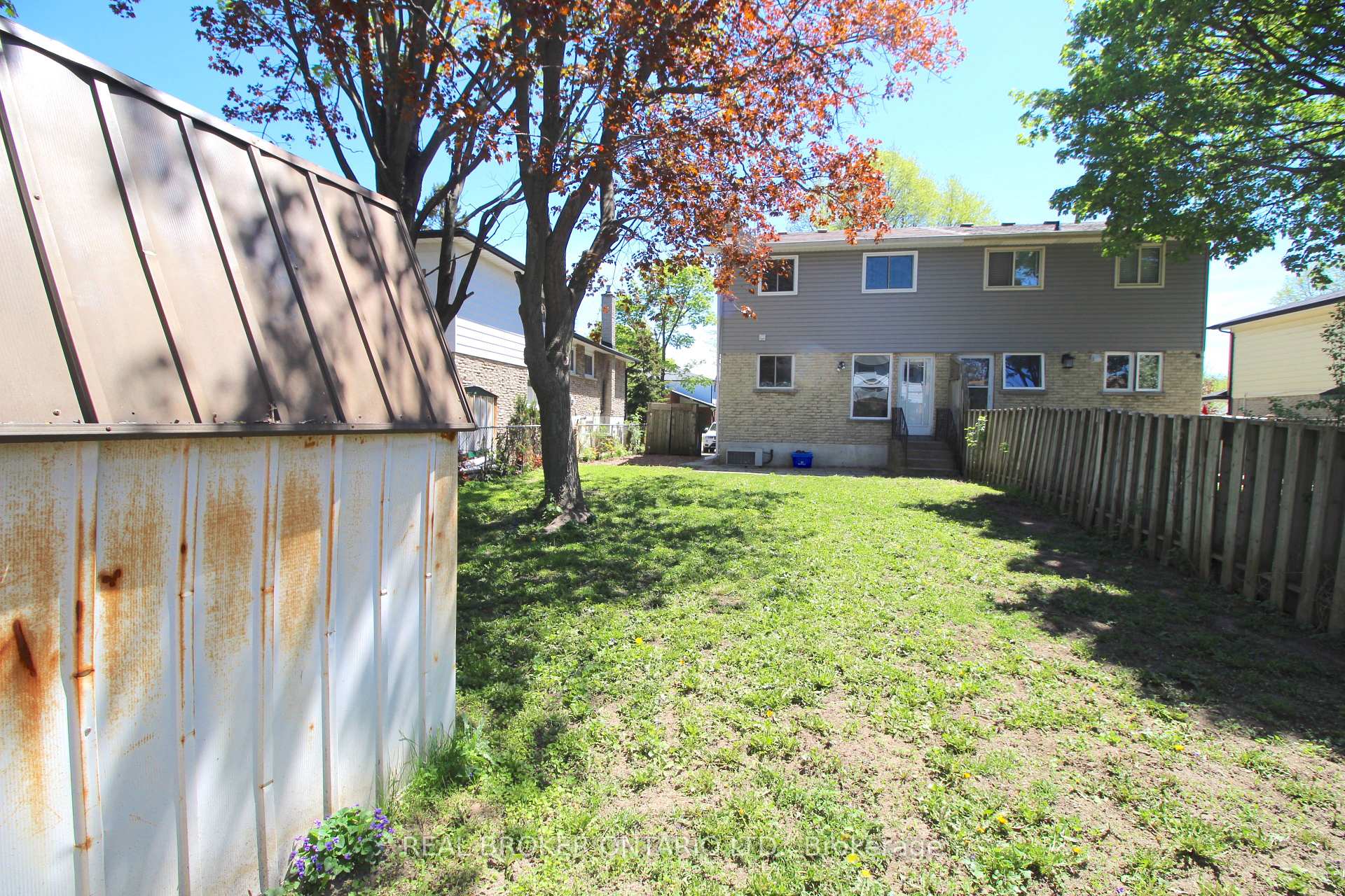 Photo 31 of 658 Berwick Crescent, Oshawa, McLaughlin — HOMEH