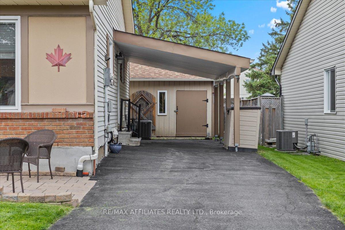 Photo 2 of 285 Mockingbird Drive, Ottawa, Chatelaine Village — HOMEH