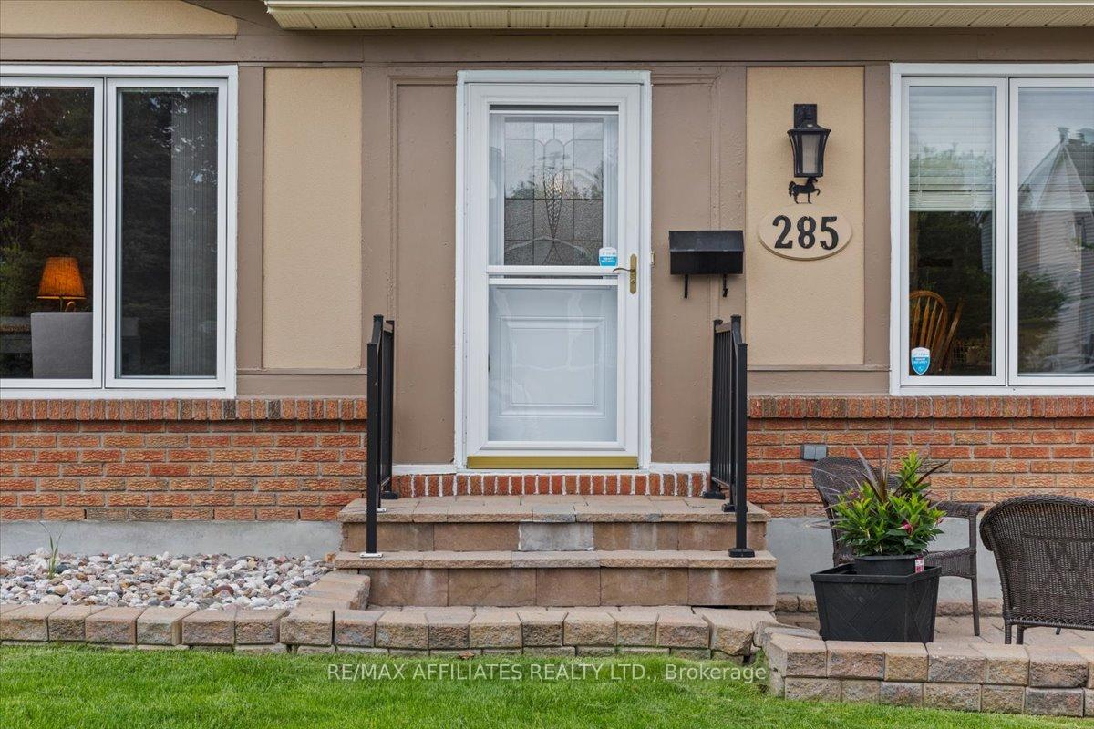 Photo 3 of 285 Mockingbird Drive, Ottawa, Chatelaine Village — HOMEH