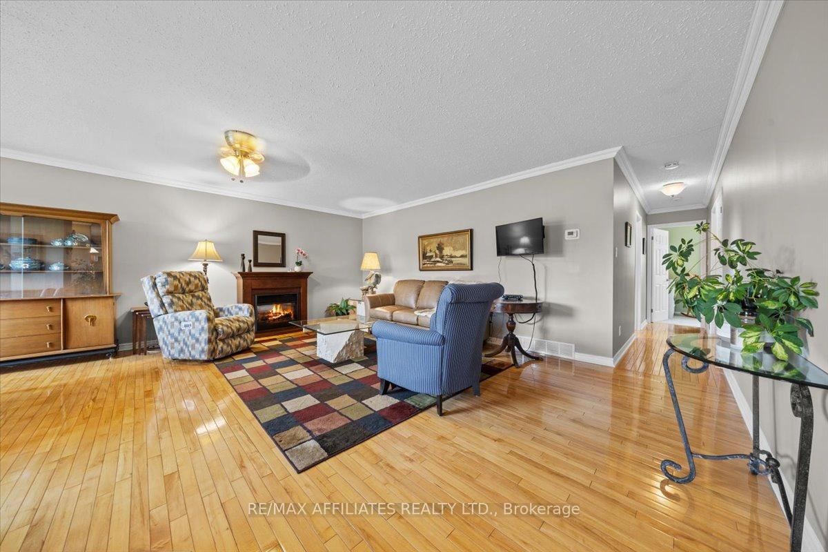 Photo 9 of 285 Mockingbird Drive, Ottawa, Chatelaine Village — HOMEH