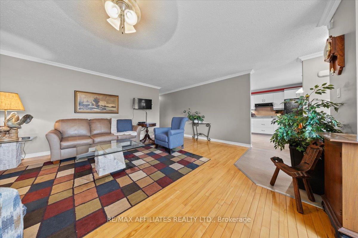 Photo 11 of 285 Mockingbird Drive, Ottawa, Chatelaine Village — HOMEH