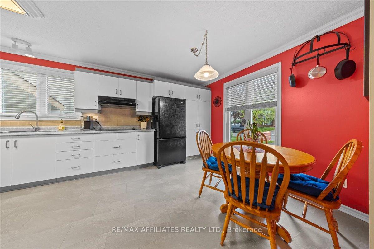 Photo 13 of 285 Mockingbird Drive, Ottawa, Chatelaine Village — HOMEH