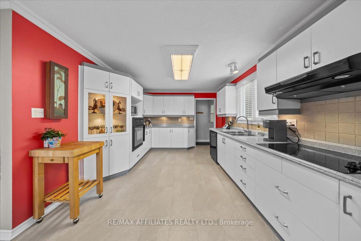 Photo 14 of 285 Mockingbird Drive, Ottawa, Chatelaine Village — HOMEH