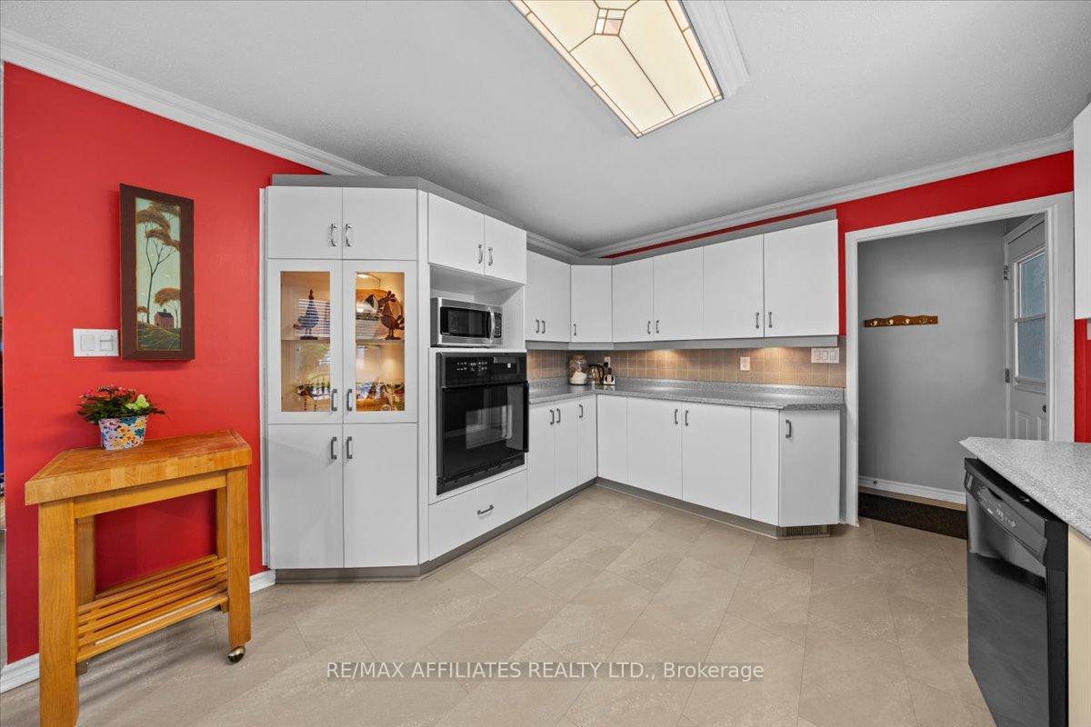 Photo 15 of 285 Mockingbird Drive, Ottawa, Chatelaine Village — HOMEH