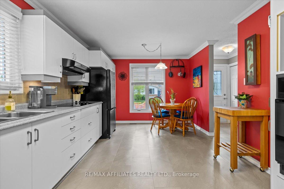 Photo 17 of 285 Mockingbird Drive, Ottawa, Chatelaine Village — HOMEH
