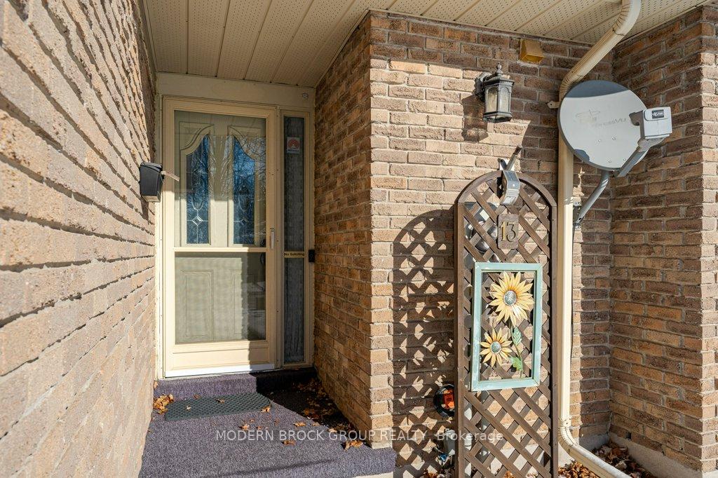 Photo 3 of 13 Bonny Lane, Kingston, Kingston East (Incl Barret Crt) — HOMEH