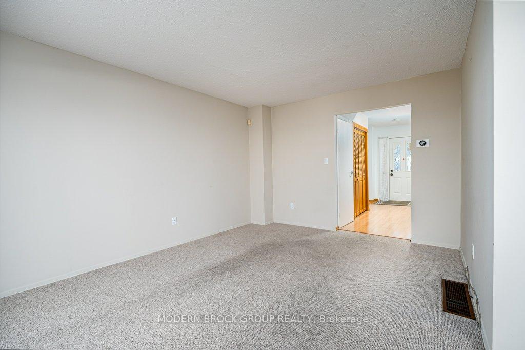 Photo 10 of 13 Bonny Lane, Kingston, Kingston East (Incl Barret Crt) — HOMEH