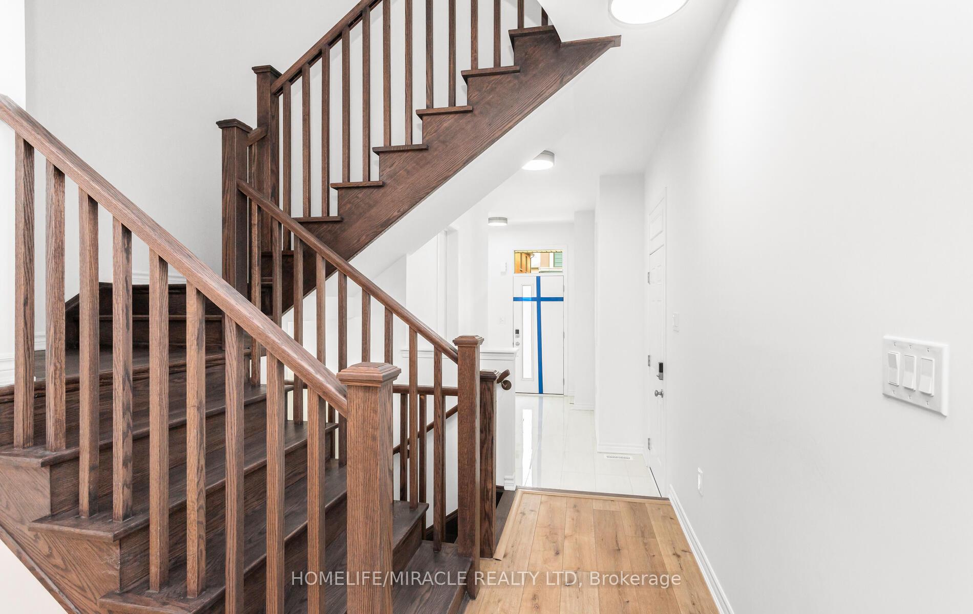 Photo 5 of 1256 Manitou Way, Milton, Bowes — HOMEH