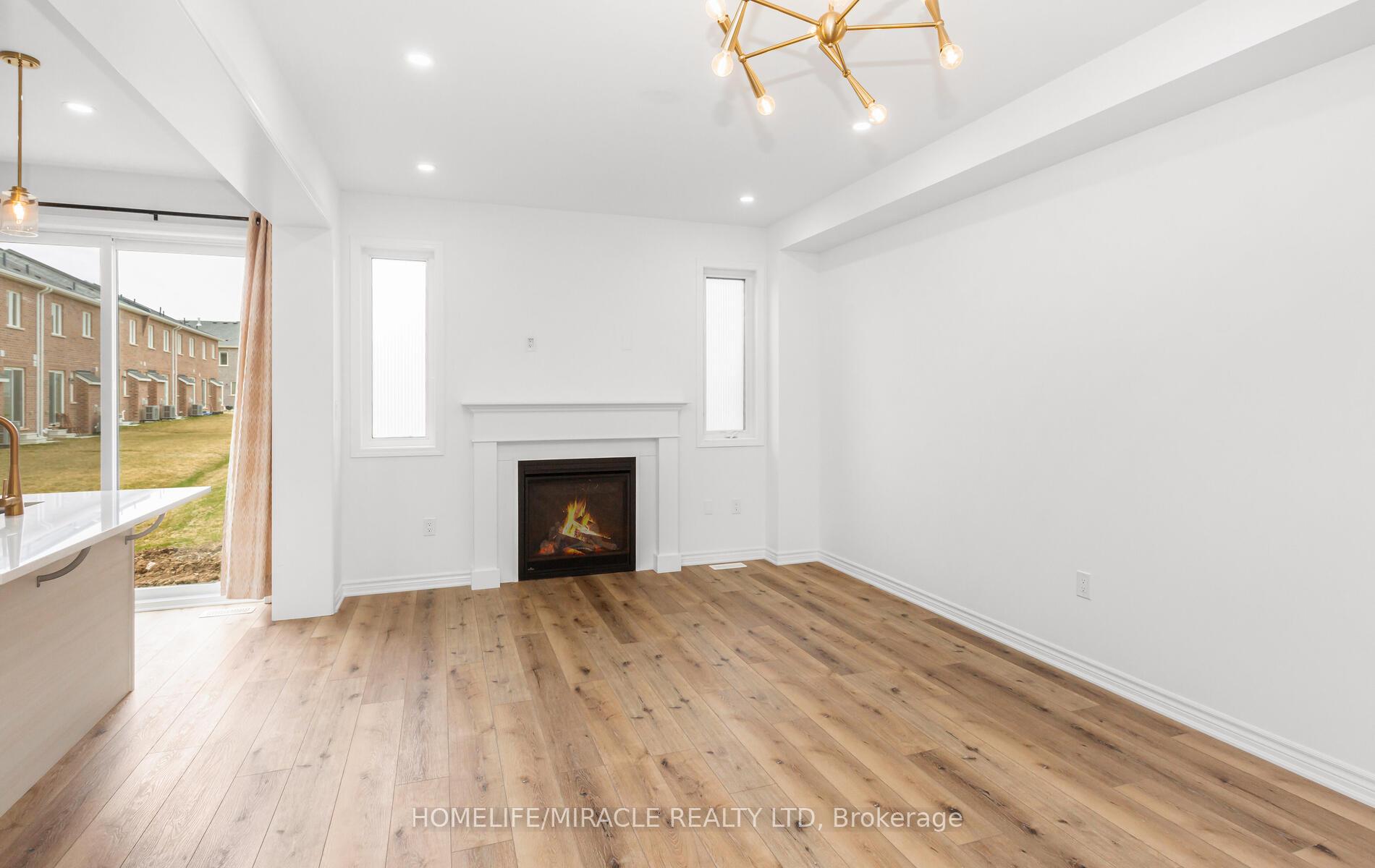 Photo 8 of 1256 Manitou Way, Milton, Bowes — HOMEH