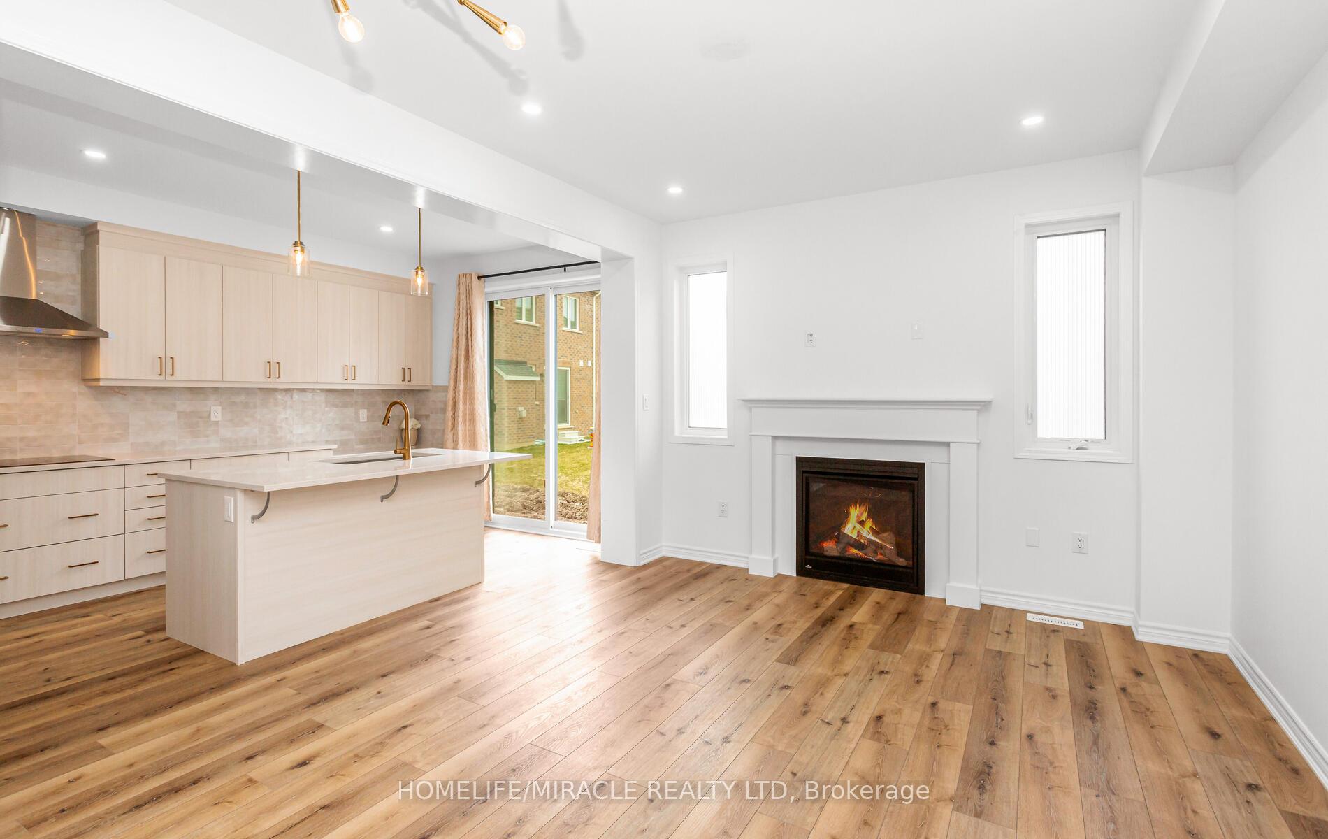Photo 9 of 1256 Manitou Way, Milton, Bowes — HOMEH