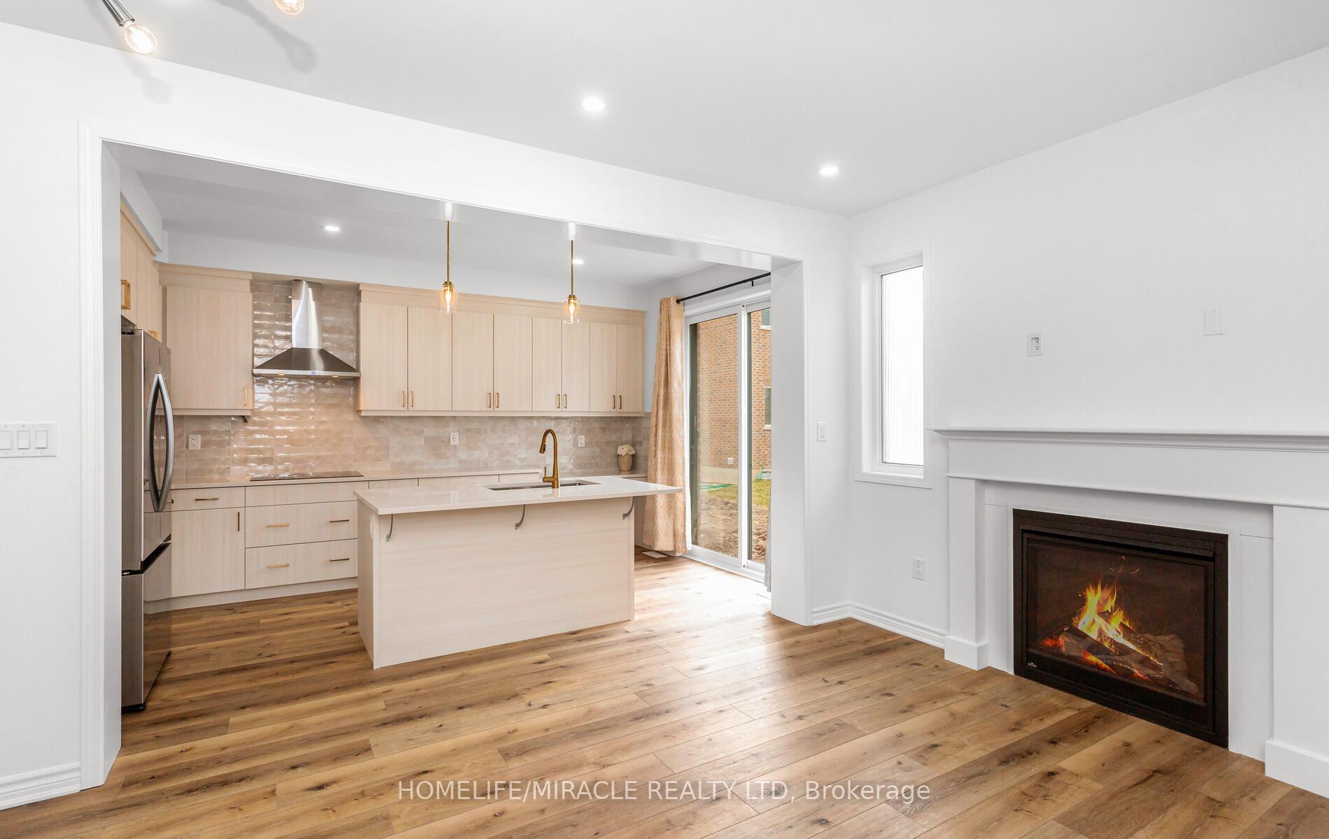Photo 10 of 1256 Manitou Way, Milton, Bowes — HOMEH