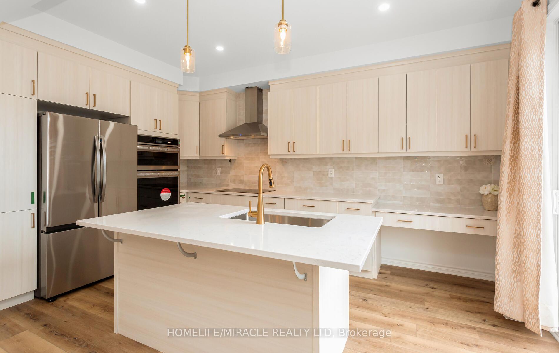 Photo 12 of 1256 Manitou Way, Milton, Bowes — HOMEH